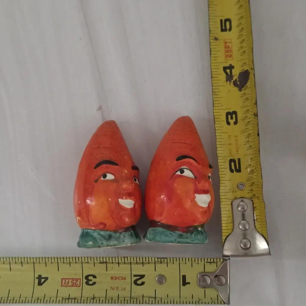 Vintage 1950s Anthropomorphic Carrot Salt & Pepper Shakers – Made in Japan
